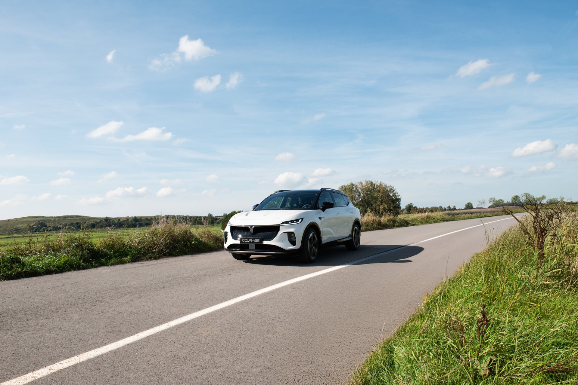 VOYAH-COURAGE-EXT-01-lres-B